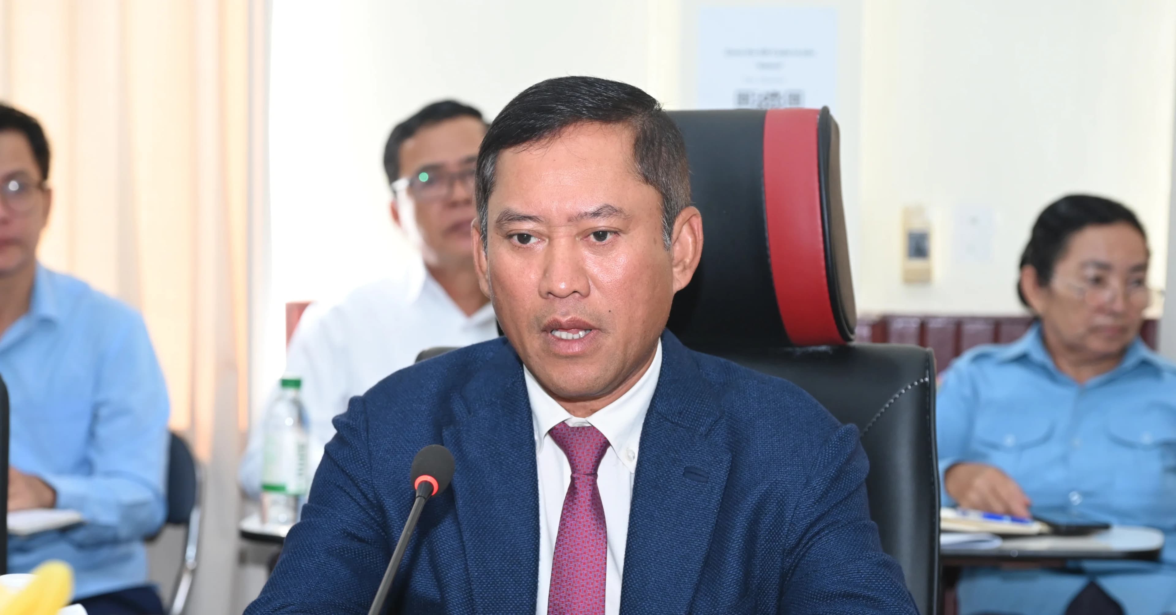 ឯកឧត្តមអភិបាលខេត្តតាកែវ ប្ដេជ្ញាទប់ស្កាត់ទំនិញខូចគុណភាពនិងផលិតផលក្លែងក្លាយឆ្លងដែនកុំឲ្យចូលមកកាន់ទីផ្សារកម្ពុជា