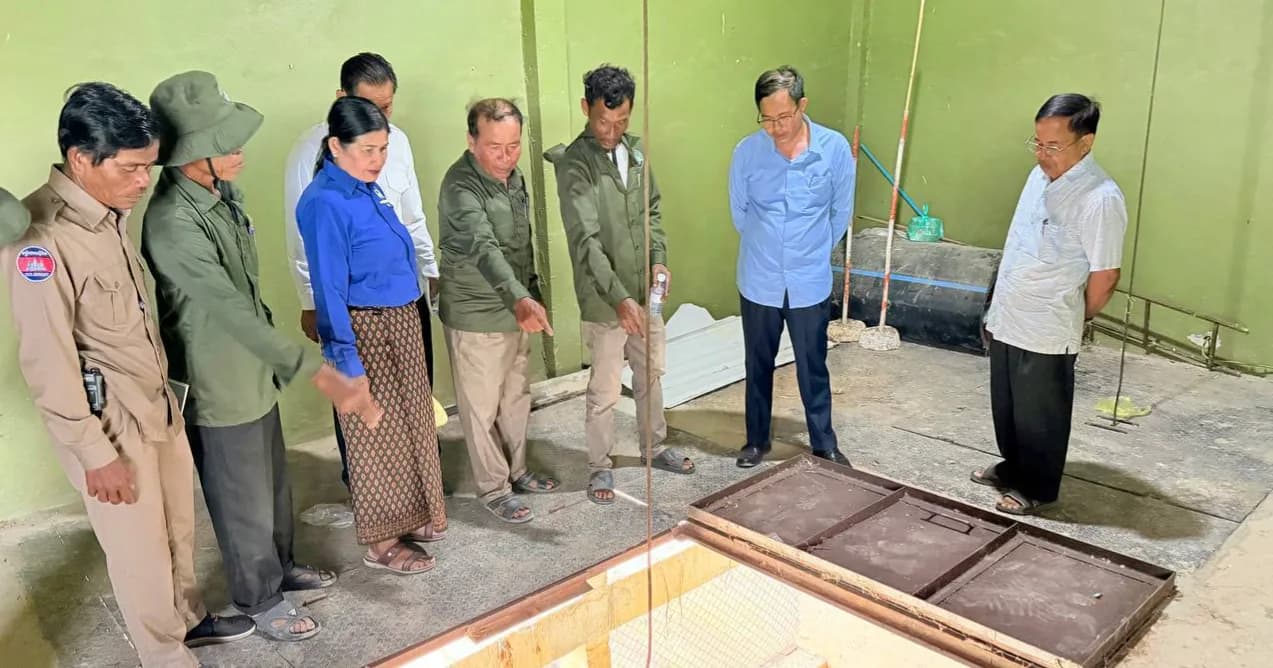 លោក ភួន ឈីម ដឹកនាំកិច្ចប្រជុំបន្ទាន់ ដោះស្រាយបញ្ហាទឹកស្រោចស្រពជូនសហគមន៍កសិករប្រឡាយលេខ៩០