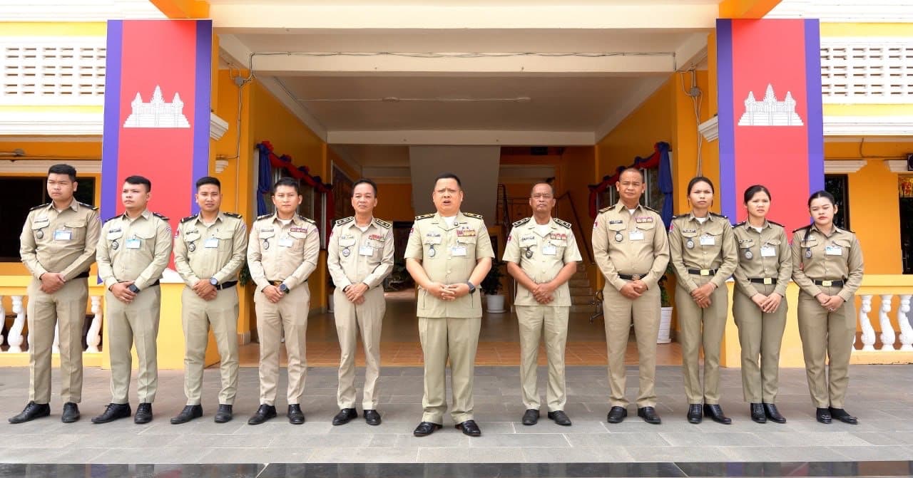 ឧត្ដមសេនីយ៍ទោ ហួត សុធី៖ ពលរដ្ឋចំណាកស្រុកកំពុងស្នាក់នៅខេត្តសៀមរាប អាចមកធ្វើអត្តសញ្ញាណប័ណ្ណបាន ដោយពុំចាំចាច់ទៅស្រុកកំណើត