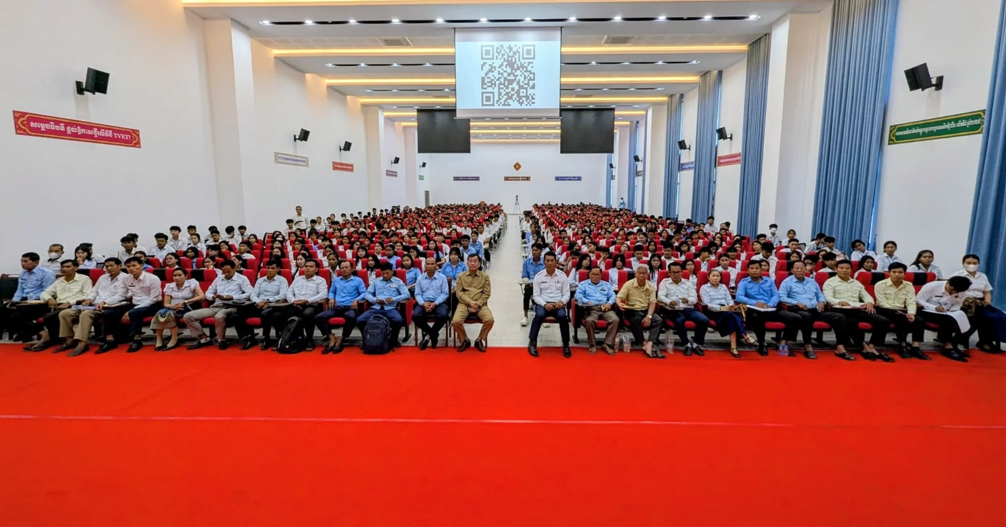 នាយកវិទ្យាស្ថានពហុបច្ចេកទេសភូមិភាគតេជោសែនតាកែវ៖ «ការជ្រើសរើសជំនាញខុសចំណូលចិត្ត ខាតបង់ធំជាងគេគឺពេលវេលា!»