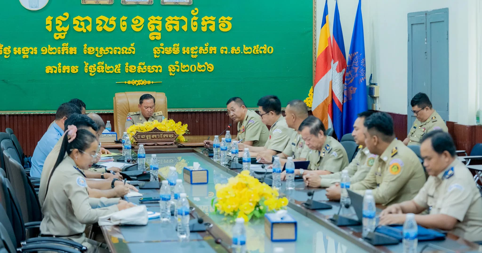 អភិបាលខេត្តតាកែវប្រាប់មន្ត្រីនគរបាលអន្តោប្រវេសន៍ដែលចុះទៅតាមរោងចក្រសហគ្រាសត្រូវគោរពក្រមសីលធម៌វិជ្ជាជីវៈចំពោះជនបរទេសដែលជាអ្នកវិនិយោគ