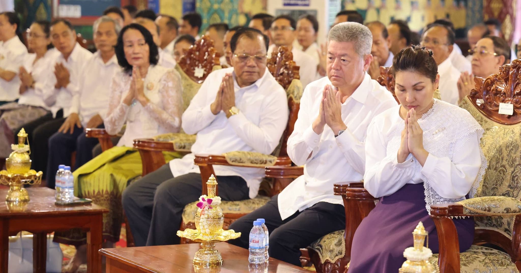 រដ្ឋបាលខេត្តកណ្ដាល ប្រគេនទៀនព្រះវស្សា និងទេយ្យវត្ថុ ជូនដល់វត្ត ចំនួន ១៦វត្ត ក្នុងក្រុងតាខ្មៅ