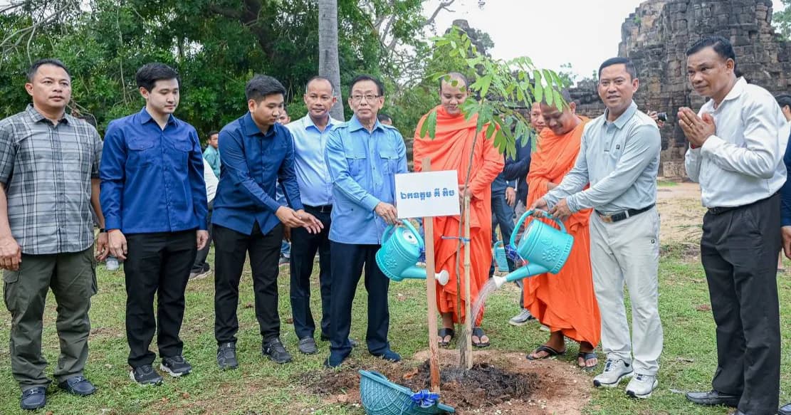 ទេសរដ្ឋមន្រ្តី គី តិច អំពាវនាវឲ្យបងប្អូនប្រជាពលរដ្ឋចូលរួមដាំដើមឈើអោយបានច្រើន ដើម្បីបង្កើនសោភ័ណភាពបៃតង