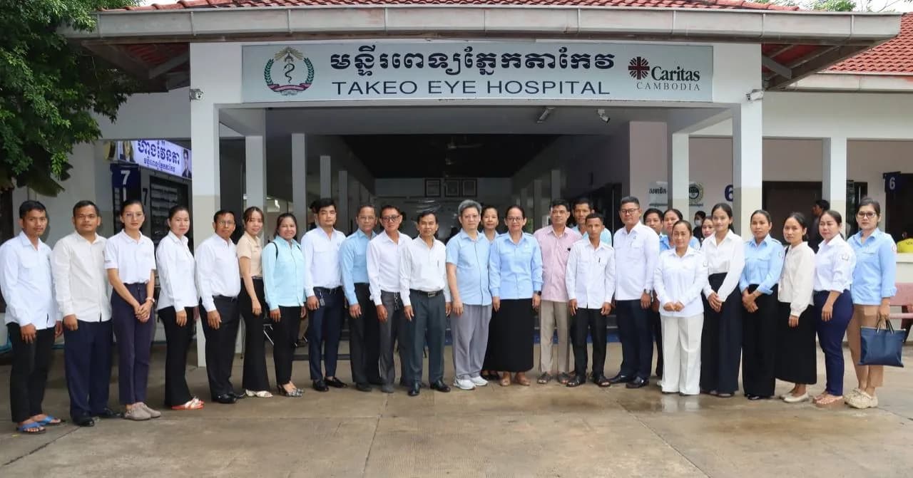 មន្ទីរពេទ្យភ្នែកតាកែវ បិទបញ្ចប់វគ្គបណ្តុះបណ្តាល «ការថែទាំសុខភាពភ្នែកបឋម» ចំនួន ៥វគ្គ ដោយជោគជ័យ និងទទួលបានលទ្ធផលផ្លែផ្កា