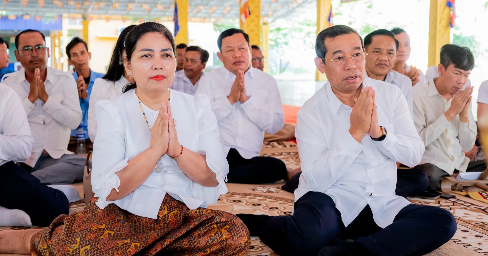 ឯកឧត្តម អ៊ូច ភា និងលោកជំទាវ អញ្ជើញប្រគេនទៀនព្រះវស្សា និងទេយ្យទាន ជូនដល់វត្តចំនួន៥ ក្នុងឃុំត្រពាំងធំខាងជើង