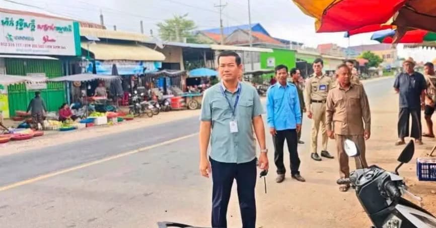 រដ្ឋបាលស្រុកទ្រាំង ចុះរៀបចំសណ្តាប់ធ្នាប់សាធារណៈនៅផ្សារល្វេ និងផ្សារកំពង់ជ្រៃ ដើម្បីលើកកម្ពស់សោភ័ណភាព និងភាពងាយស្រួលក្នុងការធ្វើដំណើរ