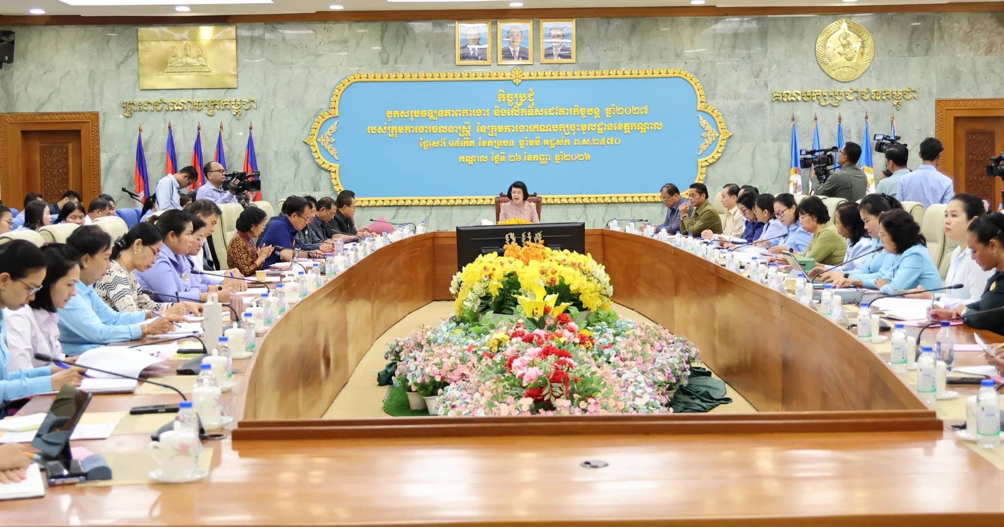 ក្រុមការងារចលនាស្ត្រី នៃក្រុមការងារគណបក្សចុះមូលដ្ឋានខេត្តកណ្ដាល ប្តេជ្ញាបន្តសកម្មភាពបម្រើពលរដ្ឋដោយបេះដូងនិងស្មោះត្រង់