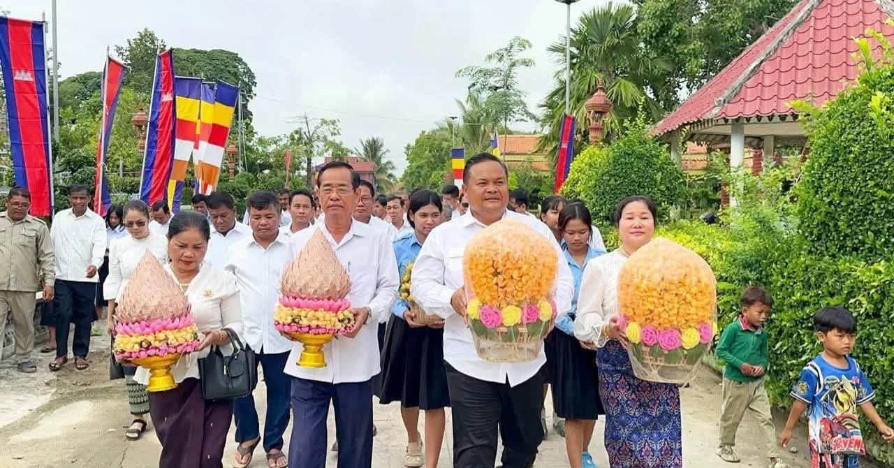 រដ្ឋបាលស្រុកព្រៃកប្បាស នាំយកទៀនព្រះវស្សា និងទេយ្យវត្ថុ ប្រគេនព្រះសង្ឃគង់ចាំព្រះវស្សានៅវត្តឈ្នះ និងវត្តធម្មវិន័យ ក្នុងឃុំស្នោ